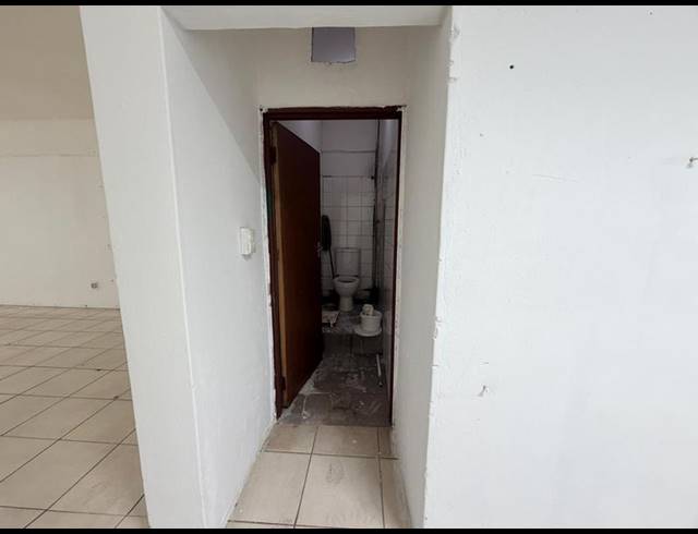 BUSINESS PROPERTY TO RENT IN LAUDIUM